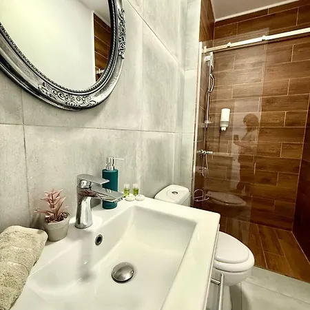 Serene Апартаменты *